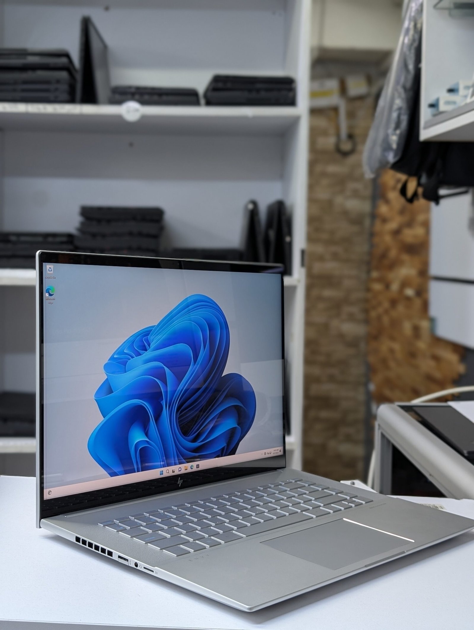 HP Envy 16 – Core i7 12th Gen · 16GB RAM · 1TB SSD · Arc A370M 4GB · Touchscreen - Image 5