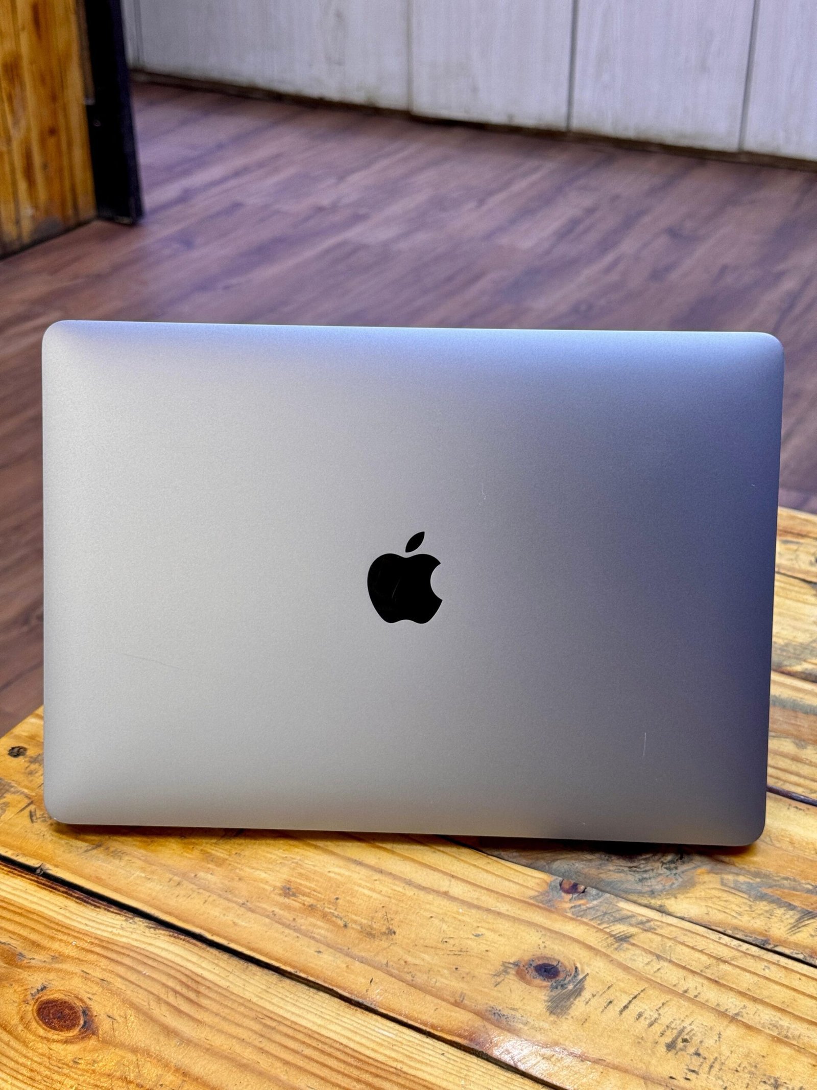 Apple MacBook Pro 13" (2020, M1 Chip) – 16GB RAM 1TB SSD – Model A2338